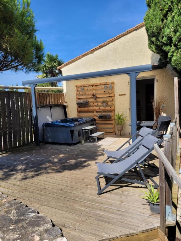15min de la Cité de Carcassonne dans petit village, chambre au calme, petit-déjeuner et jacuzzi en supplément 6