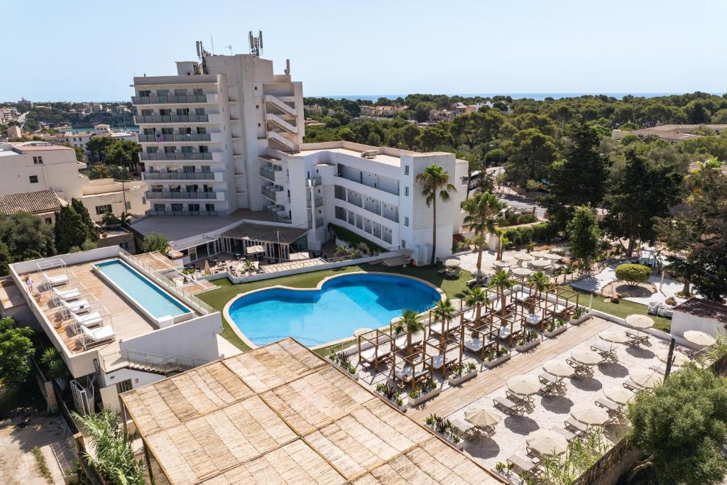 an aerial view of the hotel and the swimming pool at Hotel Ankaa - Adults Only in Porto Cristo