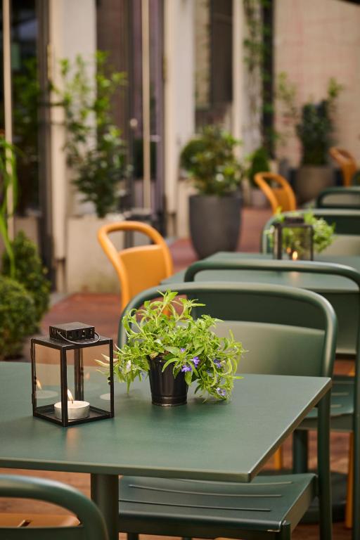 Um restaurante ou outro lugar para comer em Generator Berlin Alexanderplatz
