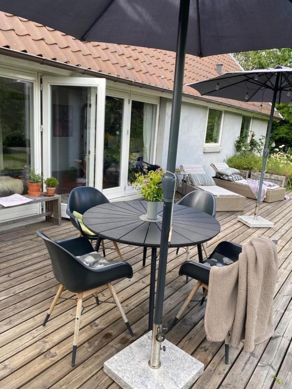 Patio nebo venkovní prostory v ubytování Højvangen