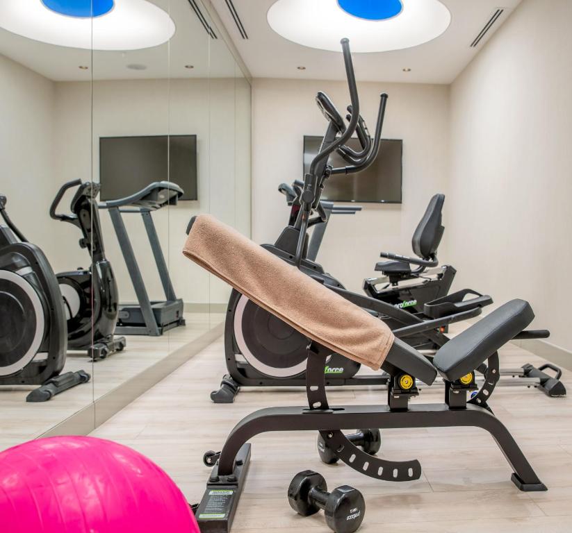 Fitness centrum a/nebo fitness zařízení v ubytování Gleam Bomonti Hotel