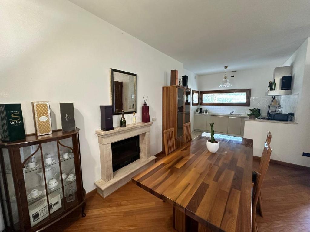Kuchyň nebo kuchyňský kout v ubytování Villa Aurora in Erbusco-Franciacorta