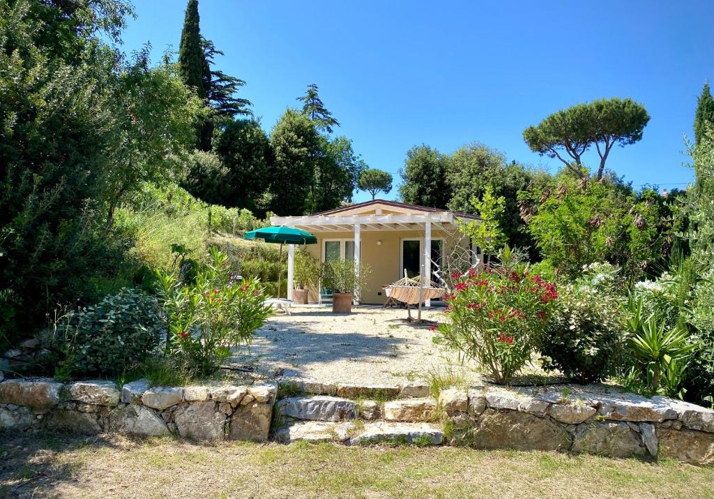 Сад в Belvedere Residenza Mediterranea