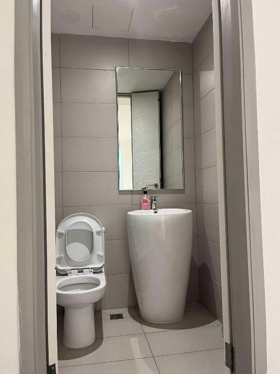 Vannituba majutusasutuses Tanjung Tokong Luxury SEAVIEW bathtub condo 2 rooms 6 pax near Straits Quay Marina Mall 丹绒道光 豪华海景 双房浴缸 高级公寓