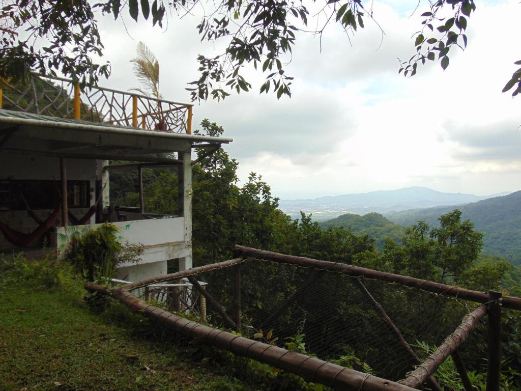 Un paisaje natural cerca of the country house