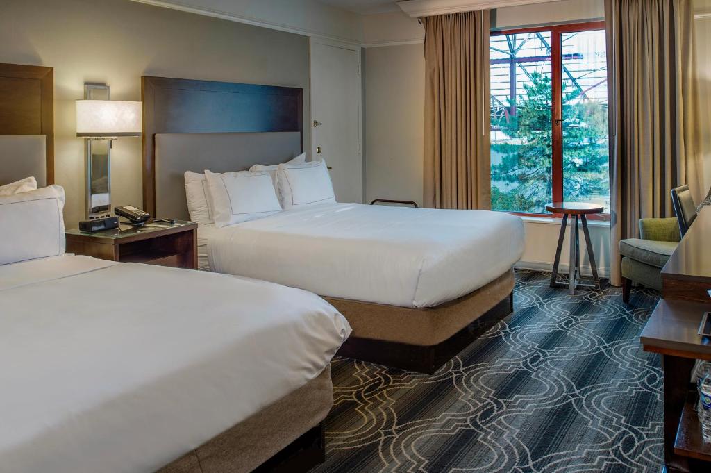 St. Louis Union Station Hotel, Curio Collection by Hilton - Deluxe Queen Room Con Dos Camas Queen Y Vista De Jardín