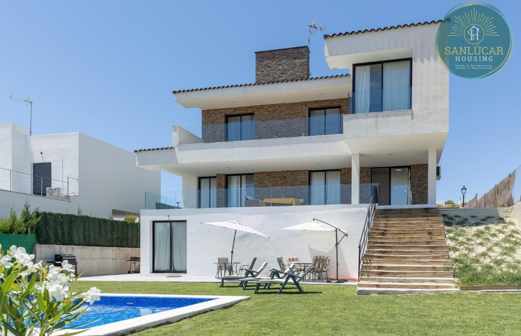 Bazén v ubytovaní Elcano Village by Sanlucar Housing alebo v jeho blízkosti