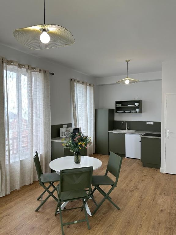 Kuchyň nebo kuchyňský kout v ubytování Home Sweet Ault
