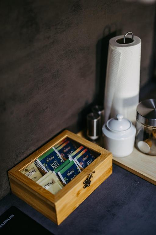 Příslušenství pro přípravu čaje a kávy v ubytování Loft Schottenau
