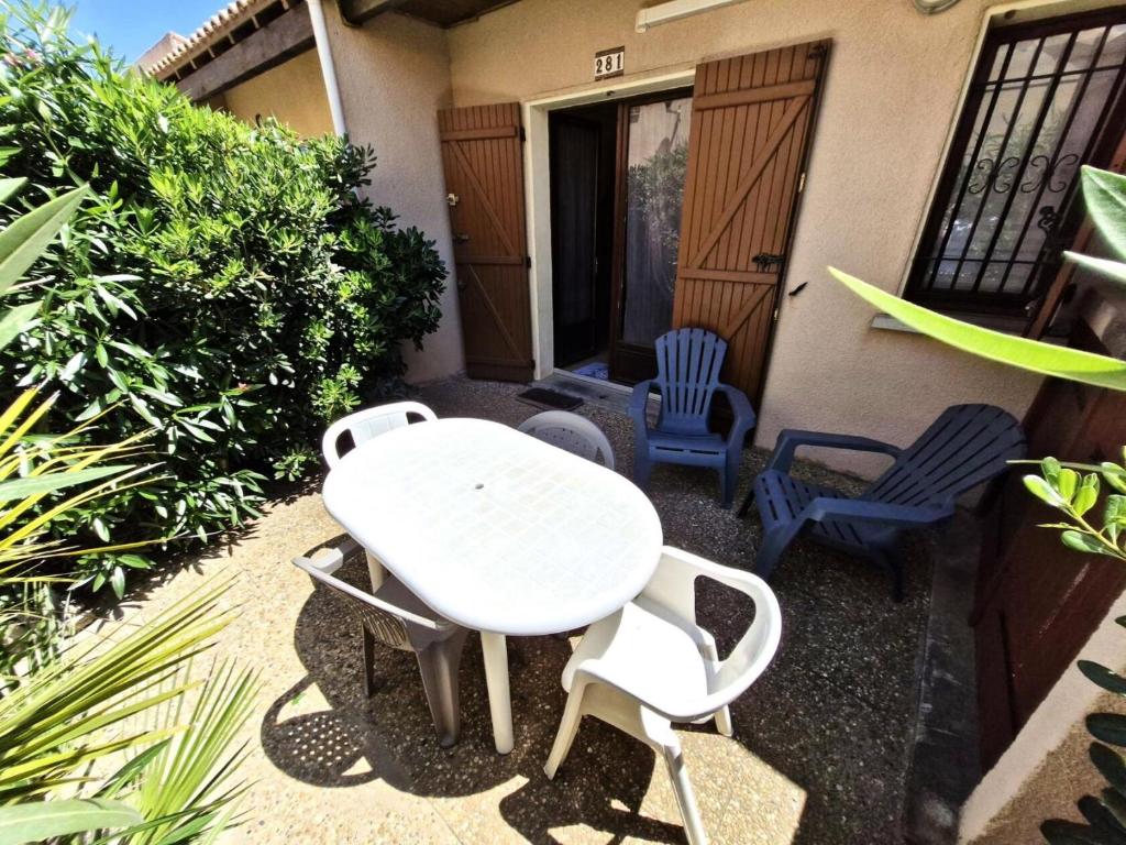 Photo de la galerie de l'établissement Résidence Grande Bleue - VILLA T2 MEZZANINE 6 couchages PORT LEUCATE MAE-7491, à Port-Leucate