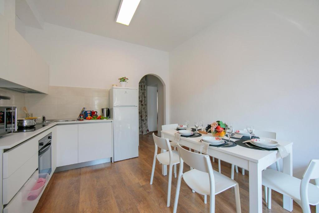 Residenza Rocca del Lago - Happy Rentals