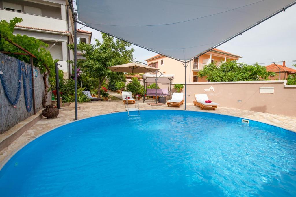 Basen w obiekcie Pool Apartment Bakija 2 - Happy Rentals lub w pobliżu