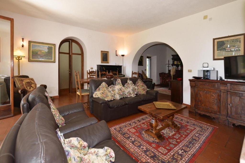 TV a/nebo společenská místnost v ubytování Casale Tigli - Happy Rentals