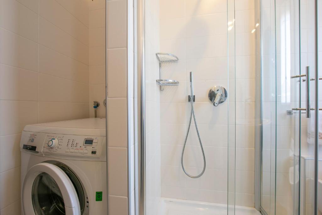 A bathroom at Casa di Paola - Happy Rentals