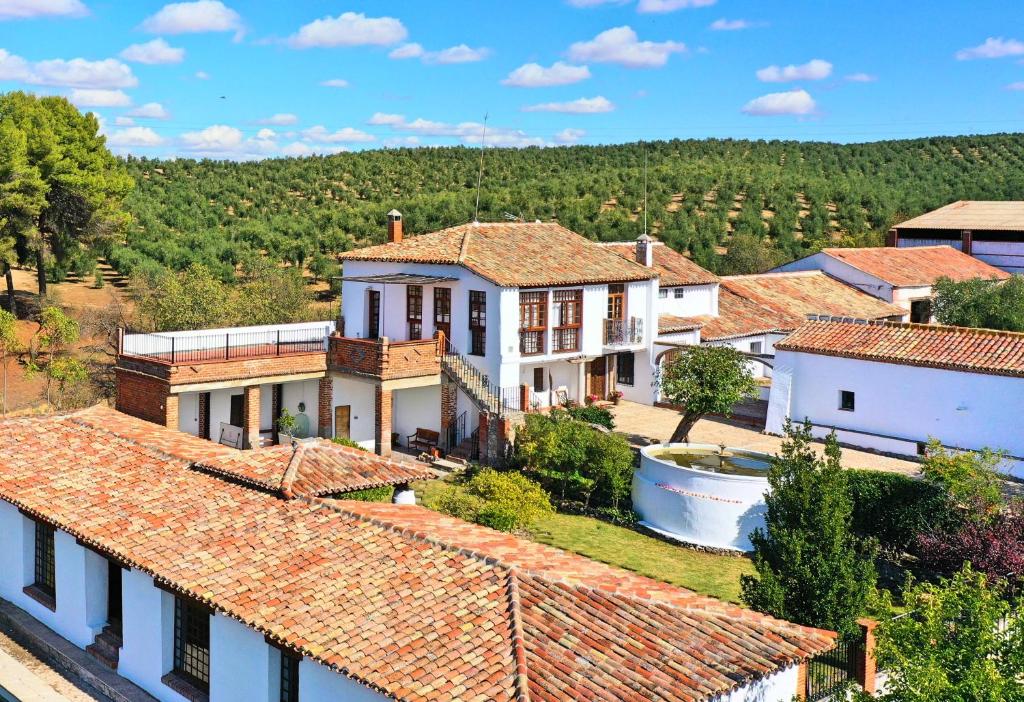 A 30 min del Puy de Fou y Toledo con piscina, bbcoa, AC, free Wifi, jardín, terraza con magníficas vistas - Housity
