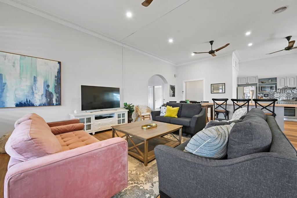Dunkley House - Large CBD Heritage Home, Sleeps 10 - Casa De Vacaciones