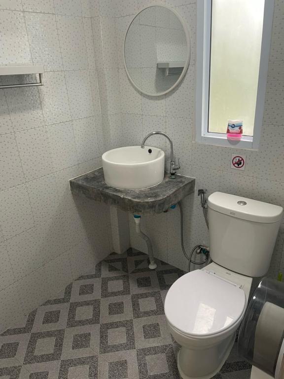 Ein Badezimmer in der Unterkunft Sairee View Resort