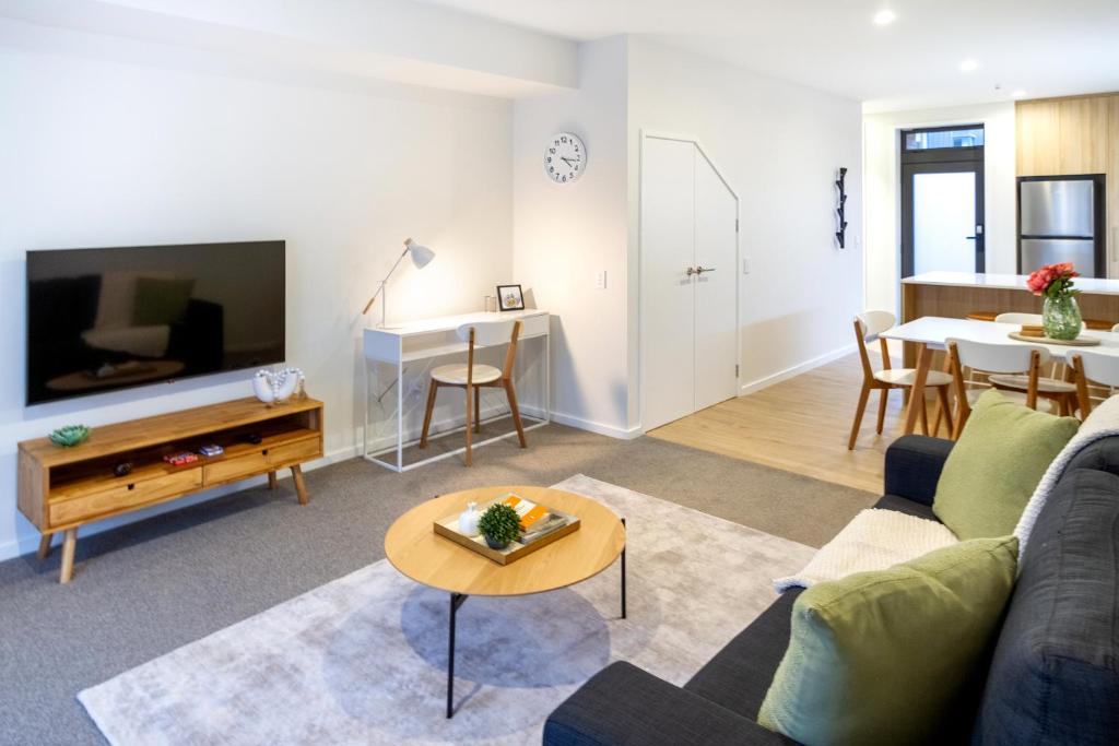 Cozy and Chic in Central Christchurch - Resim 11