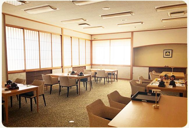 金沢湯涌温泉湯の出餐厅或其他用餐的地方