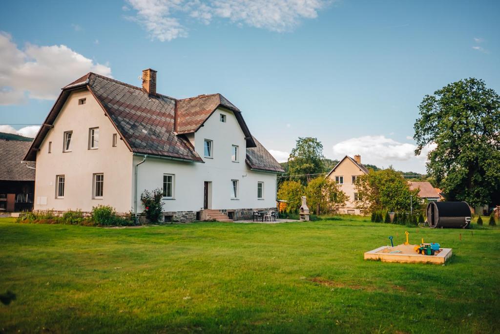 Zahrada ubytování Chalupa TADY a TEĎ