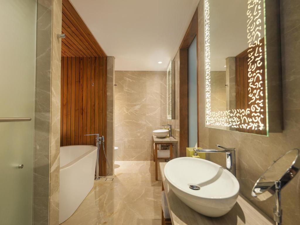 Koupelna v ubytování Maya Sanur Resort & Spa
