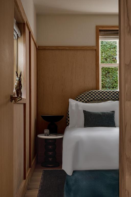 Cowley Manor Experimental - 