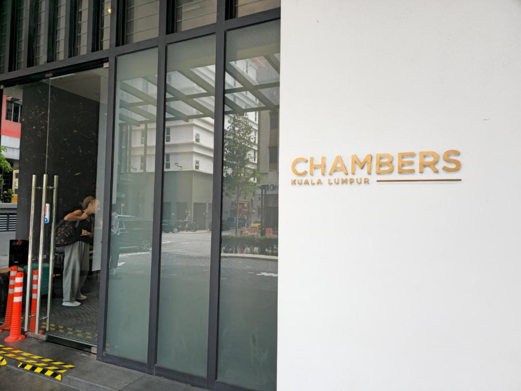 Certifikát, hodnocení, plakát nebo jiný dokument vystavený v ubytování Chambers Residence by Gloria Homes