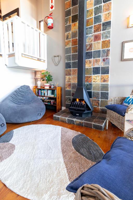 Peak's Cabin - Endless Ocean Views - Fireplace - Fast WiFi - Image 18