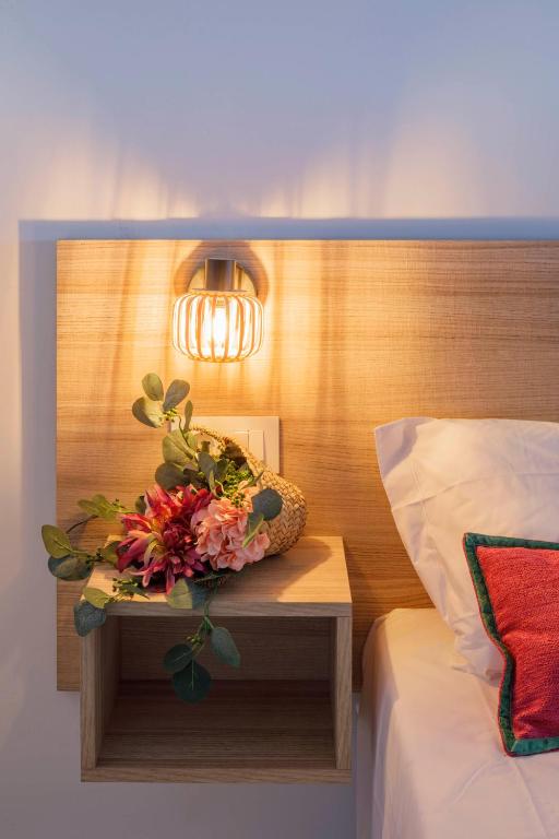 Luxury Singular Apartments Orange - 17