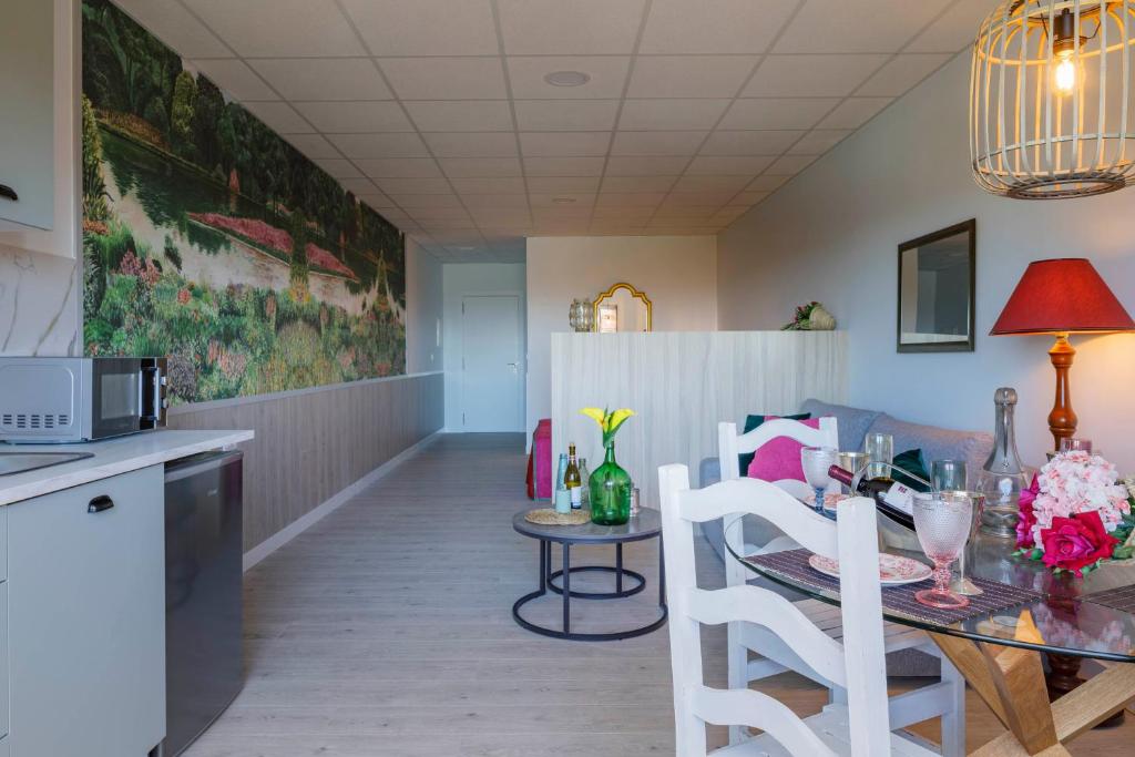 Luxury Singular Apartments Orange - 11