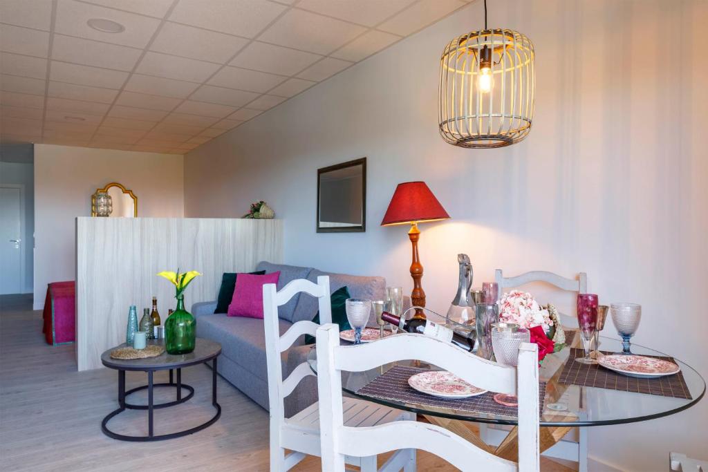 Luxury Singular Apartments Orange - 9