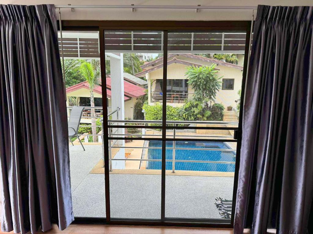 Bazén v ubytování Koh Samui Palm View Villa nebo v jeho okolí
