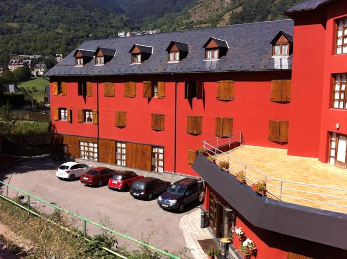 Nespecifikovaný výhled na hory nebo výhled na hory při pohledu z hotelu