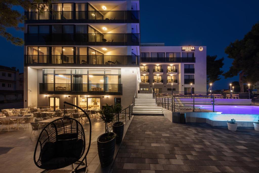 Бассейн в SeeSea Hotel или поблизости