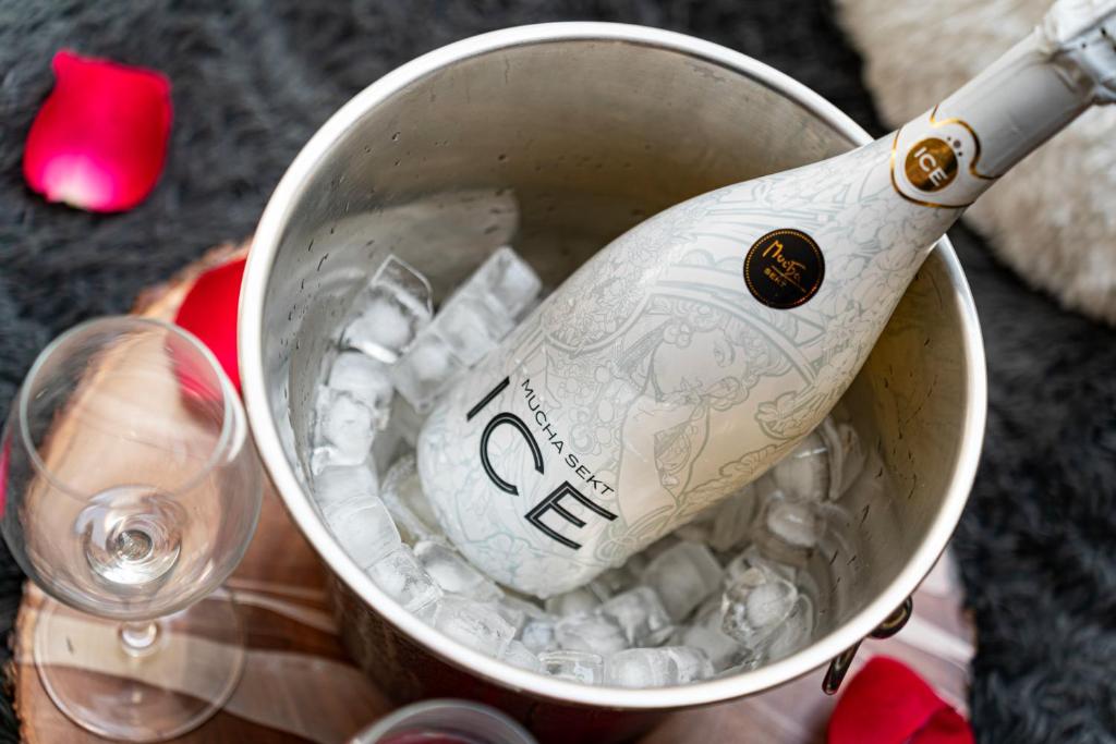 Suitetrails - Golden River Apartment