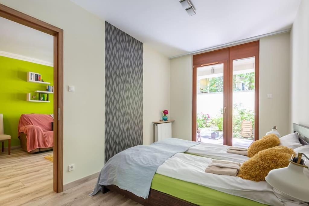 Charming Apartment with Quiet Garden in Downtown 1075 Budapest, Kazinczy utca 3b kép - 1