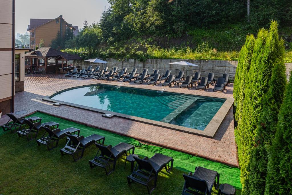 Bazén v ubytování Villa Leku SPA Resort nebo v jeho okolí