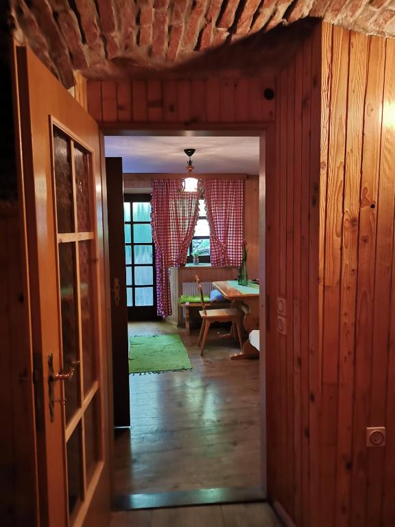 Slovenian Traditional Guest House - Deluxe One-Bedroom Apartment With Garden View