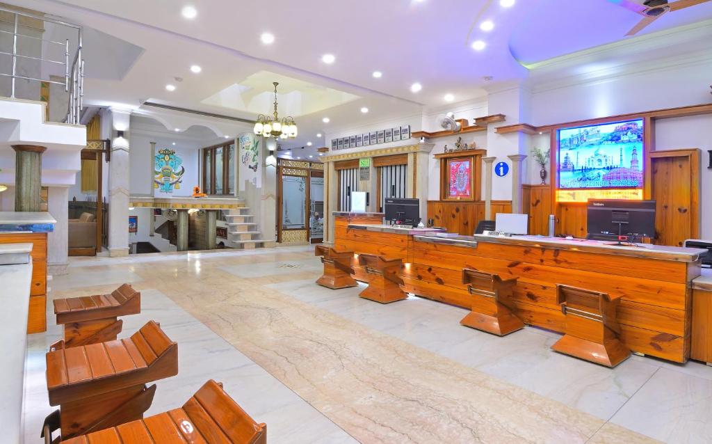 TV a/nebo společenská místnost v ubytování Hotel The Cottage Yes Please - Traveller Choice Award winner 2025