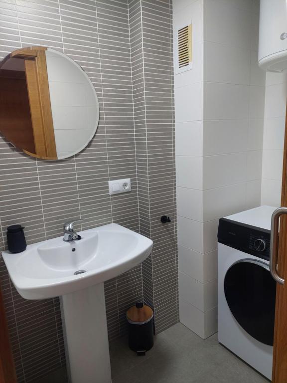 Ένα μπάνιο στο Cozy apartment near the beach