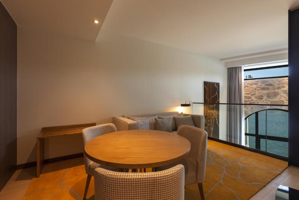 Posezení v ubytování NEYA Porto Hotel