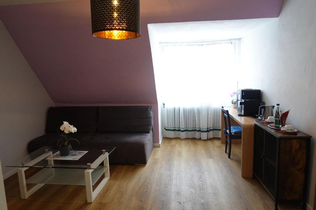 TV a/nebo společenská místnost v ubytování Hotel Birnbaum
