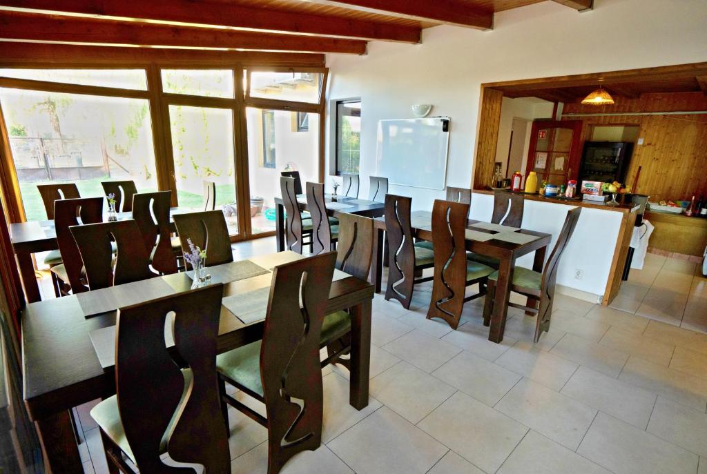 Restaurace v ubytování Penzion Trojna Lednice-vhodné na svatby,rodinné akce,teambuilding