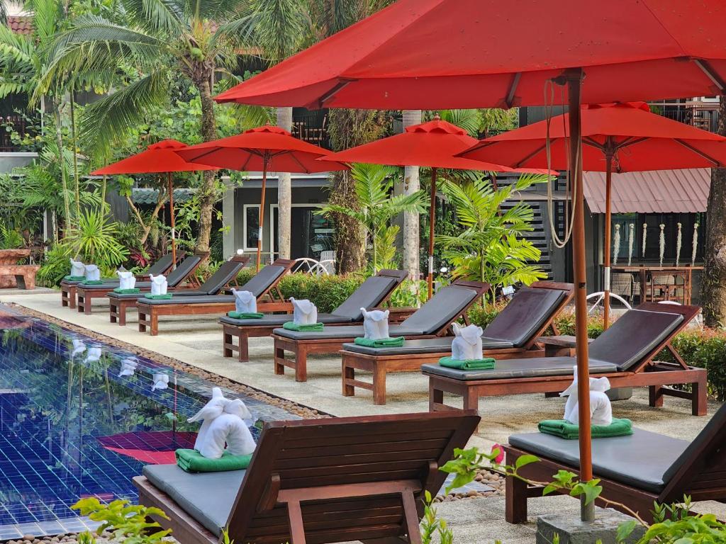 Bazén v ubytování Khaolak Yama Resort - SHA Plus nebo v jeho okolí