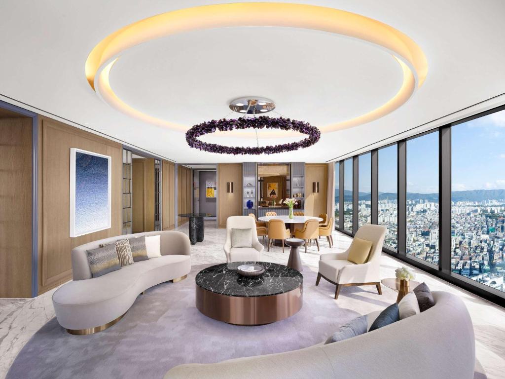 Uma área de estar em Sofitel Ambassador Seoul Hotel & Serviced Residences