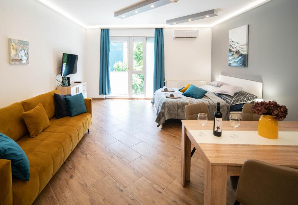 Free Parking Coco Elegant 4ppl AC 1072 Budapest, Akácfa utca 12-14 kép - 1