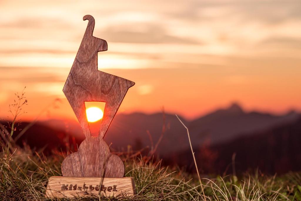 The sunrise or sunset as seen from a szállodákat or nearby