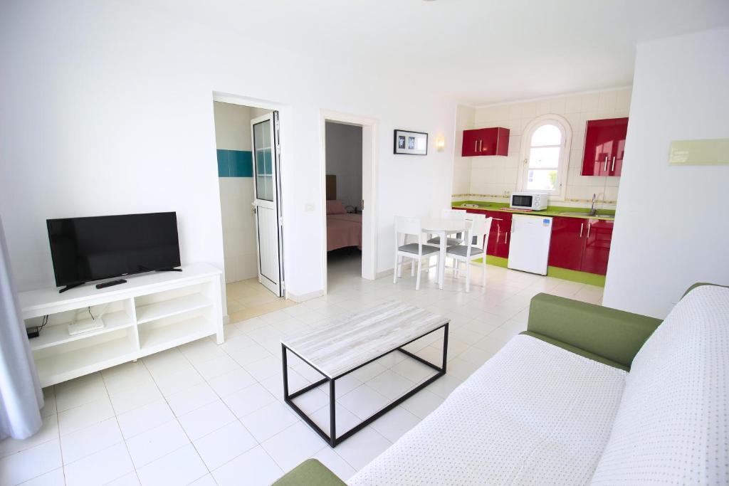 Apartamentos Corona Mar - 2