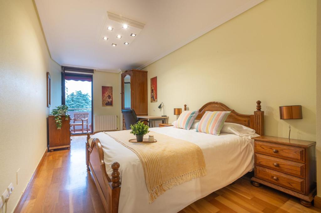 Imagen de la galería de Amplio apartamento en Santander, en Santander