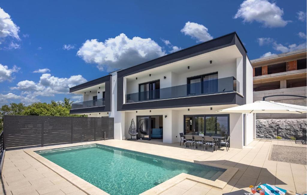 Bassein majutusasutuses Gorgeous Home In Kostrena või selle lähedal